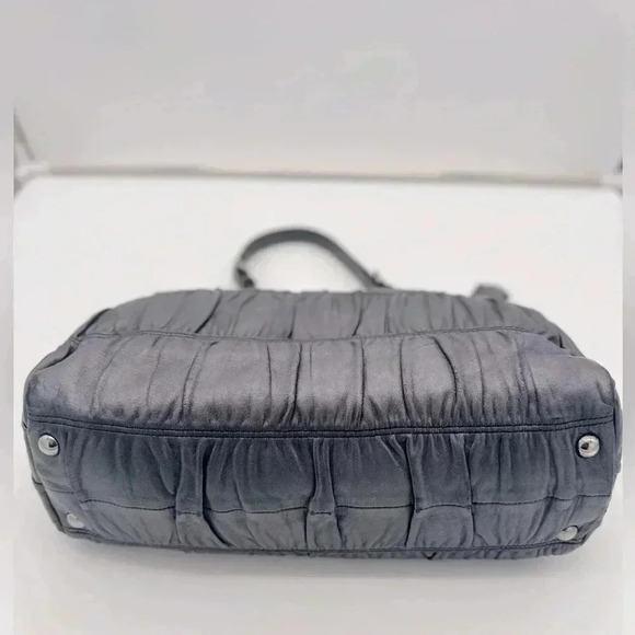 Prada Nappa Guaffre Bag + 🆓 ENTRUPY COA - Picture 8 of 17